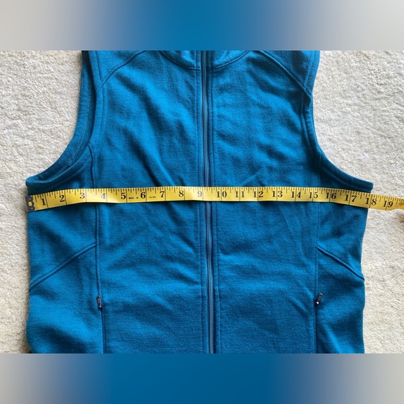 100% Merino Wool Ibex Knitted Vest in Dark Teal - Picture 3 of 6